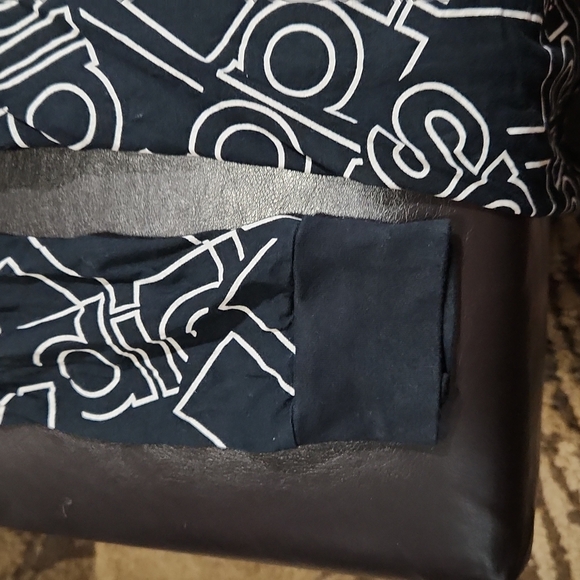 Adidas nwot long sleeve t-shirt with hood kids large 14-16 - Picture 3 of 3